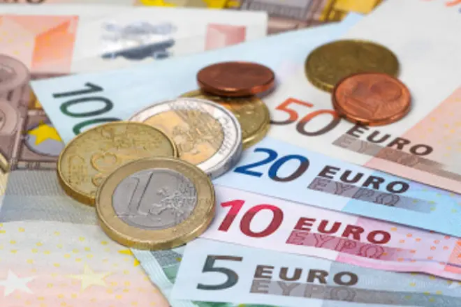 EUR/USD Up in Holiday-Thinned Trading