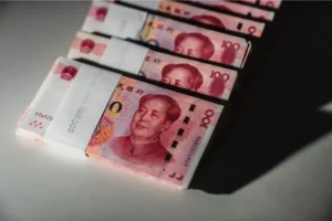 China’s Yuan Dips Slightly as Central Bank Tries to Keep Currency Stable