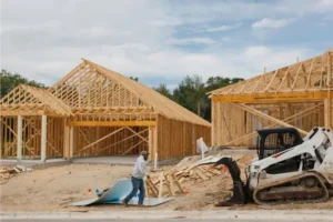 Trump’s Tariffs Drag Down U.S. Housing Market Recovery Amid Rising Construction Costs and Buyer Uncertainty